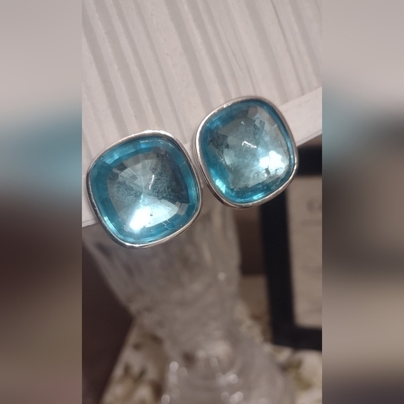 Vintage 1950's Clip-On Earrings - Picture 4 of 5